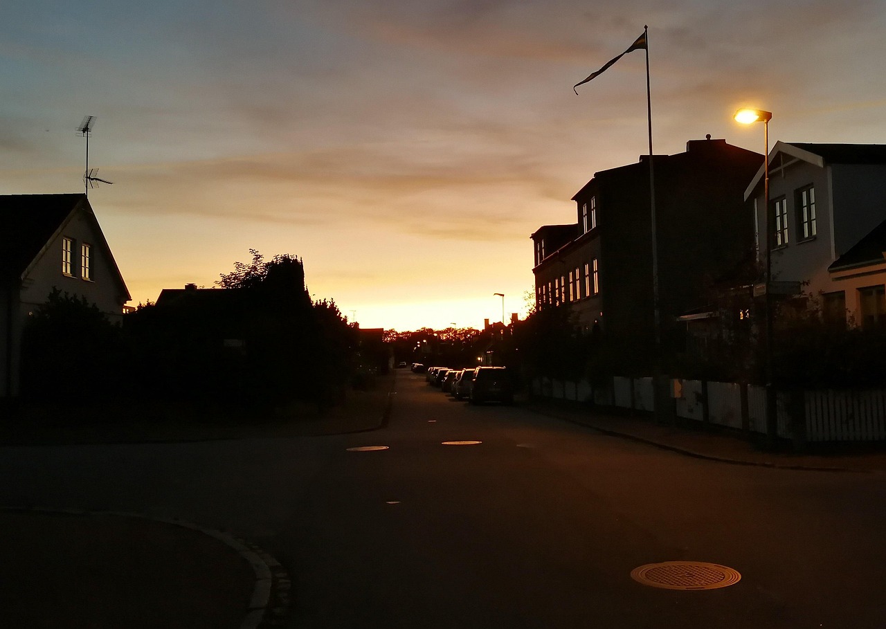 découvrez les banlieues : un monde où la tranquillité de la vie en périphérie rencontre les commodités d'un environnement urbain. explorez la diversité culturelle, les espaces verts et les activités communautaires qui rendent la vie en banlieue attrayante.