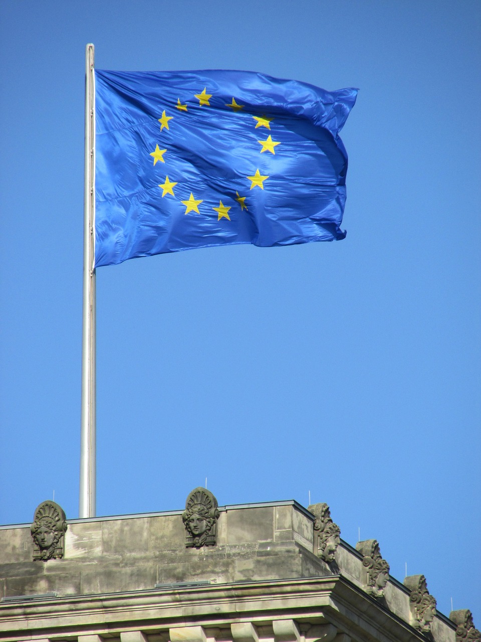 découvrez la politique environnementale de l'ue : initiatives, objectifs durables et législations visant à protéger notre planète et promouvoir un développement écologique responsable en europe.