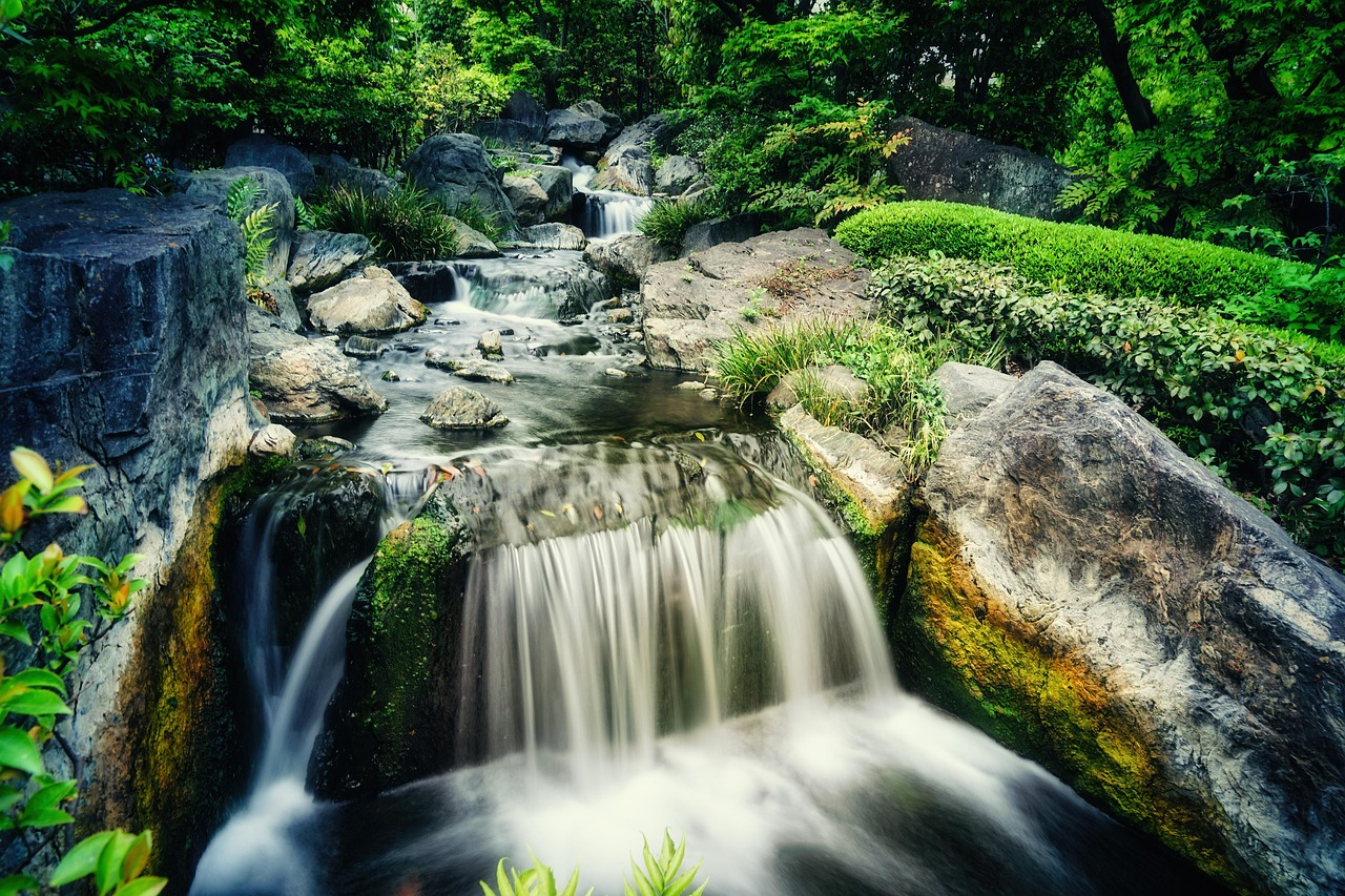 découvrez l'importance de l'eau dans notre quotidien, ses propriétés, ses usages variés et son rôle essentiel pour la vie sur terre. explorez les enjeux liés à la préservation de cette ressource précieuse.