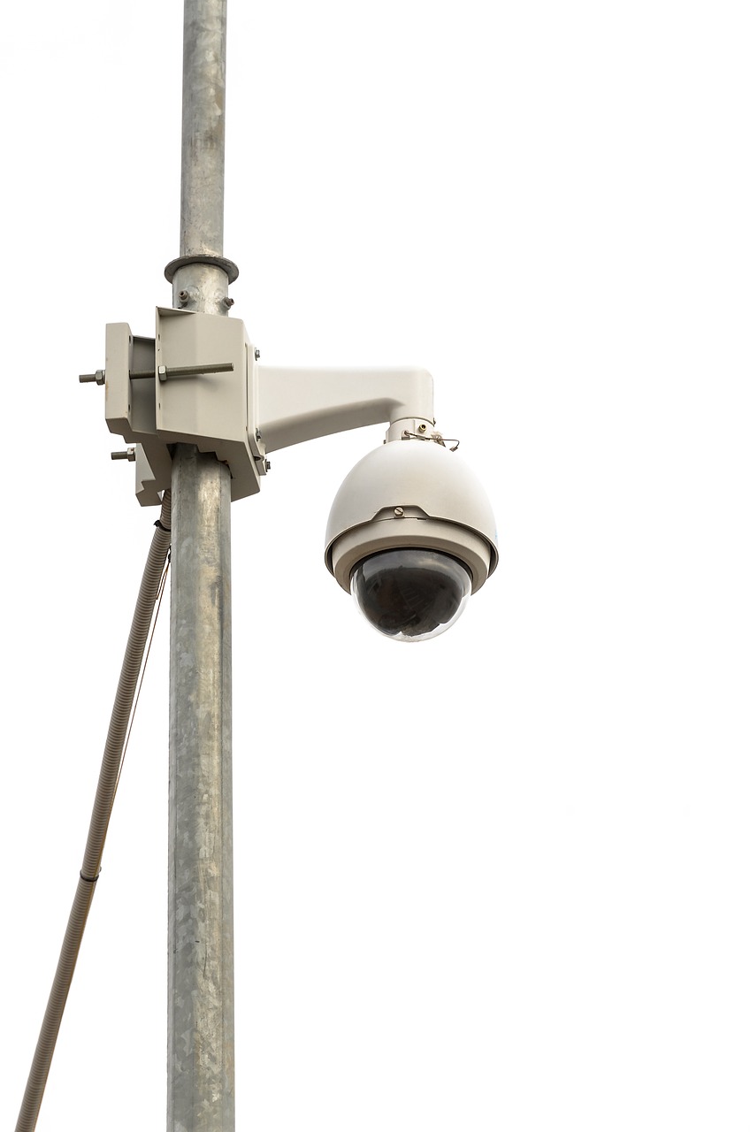 découvrez les enjeux et les solutions de la surveillance transfrontalière, un outil essentiel pour assurer la sécurité et la protection des frontières tout en facilitant la coopération internationale.