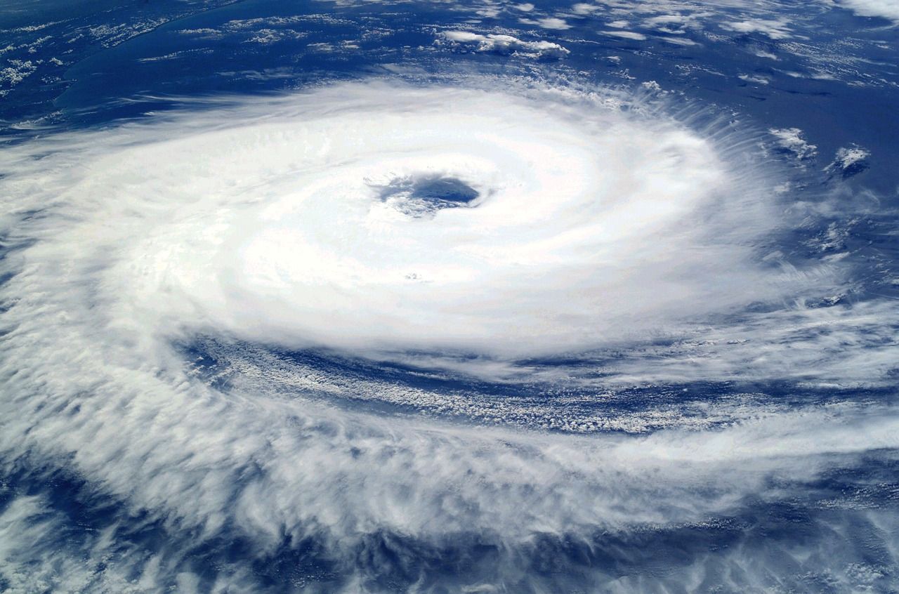 découvrez tout ce qu'il faut savoir sur les ouragans : formation, intensité, préventions et impacts. informez-vous sur ces puissants phénomènes météorologiques et apprenez comment vous préparer face aux tempêtes.