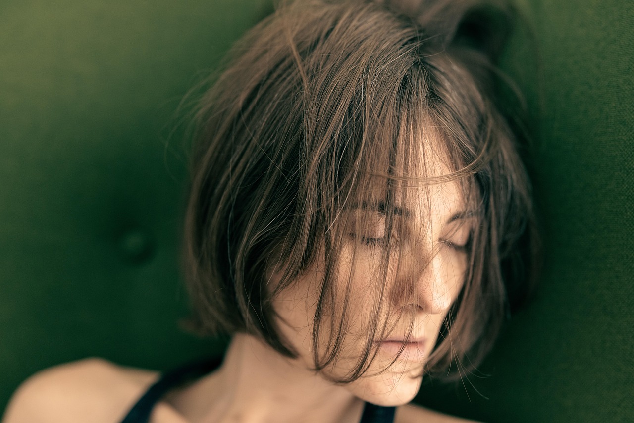 découvrez comment l'anxiété chez les jeunes affecte leur vie quotidienne, apprenez des stratégies de gestion efficaces et trouvez des ressources pour soutenir ceux qui en souffrent. ensemble, brisons le cycle de l'anxiété et offrons aux jeunes un avenir plus serein.