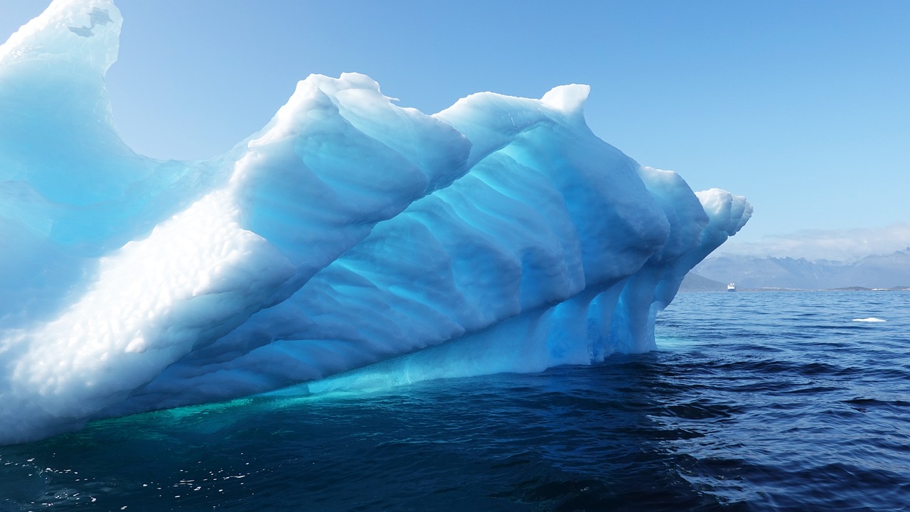 découvrez l'impact du changement climatique sur les régions polaires, où la montée des températures menace la biodiversité et modifie les écosystèmes. explorez les conséquences de ces transformations sur notre planète et les actions à entreprendre pour préserver ces environnements fragiles.