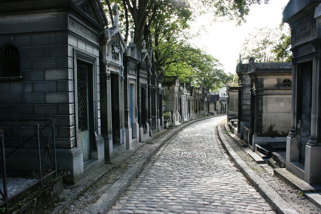 découvrez la magie de paris, la ville des lumières, où l'histoire, la culture et la gastronomie se rencontrent. explorez ses monuments emblématiques, ses charmants cafés et ses boutiques uniques. paris vous attend pour une expérience inoubliable.