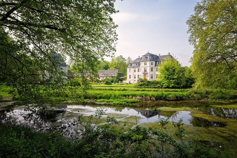 Montségur, joyau préservé : notre territoire éclaire désormais le 26e Grand Site de France