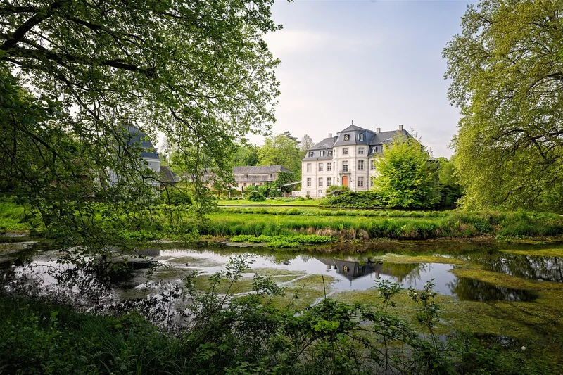 Montségur, joyau préservé : notre territoire éclaire désormais le 26e Grand Site de France