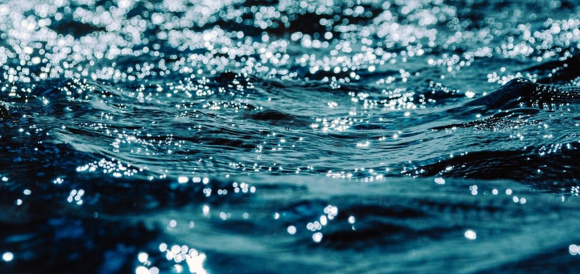 découvrez l'univers fascinant de l'eau, son importance pour la vie, ses propriétés uniques et son rôle essentiel dans notre quotidien. plongez dans les différents aspects de l'eau, de sa consommation à sa préservation, en passant par ses bienfaits pour la santé.