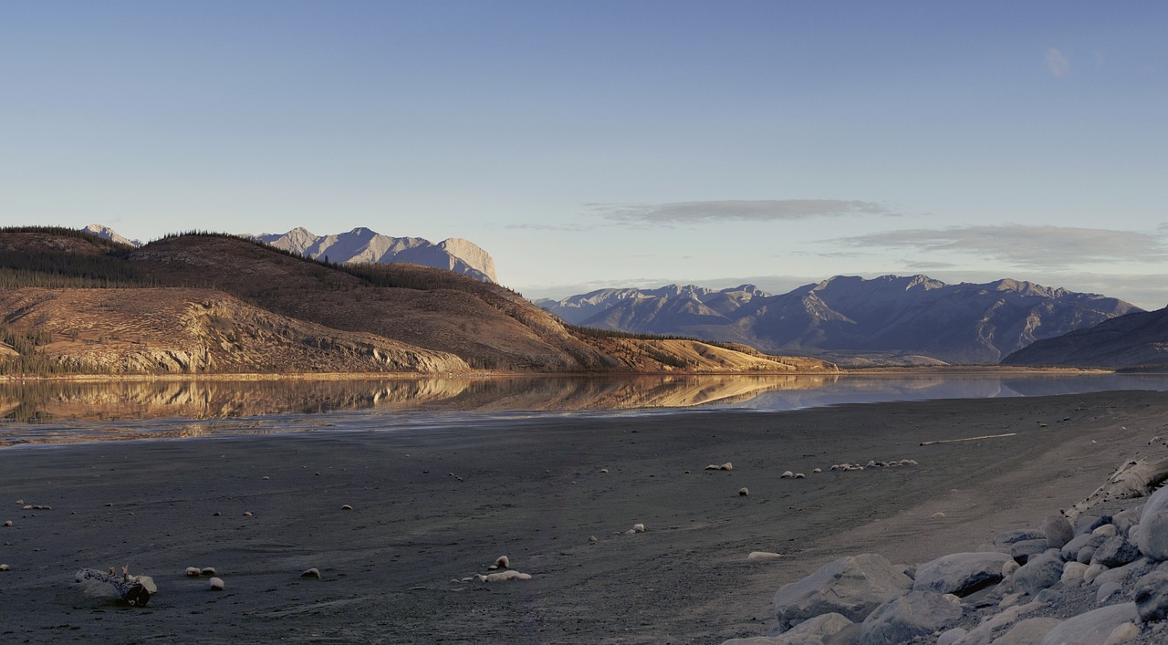 découvrez l'écotourisme, une approche de voyage durable qui respecte l'environnement et soutient les communautés locales. explorez des destinations magnifiques tout en minimisant votre impact écologique et en vous immergeant dans la nature.