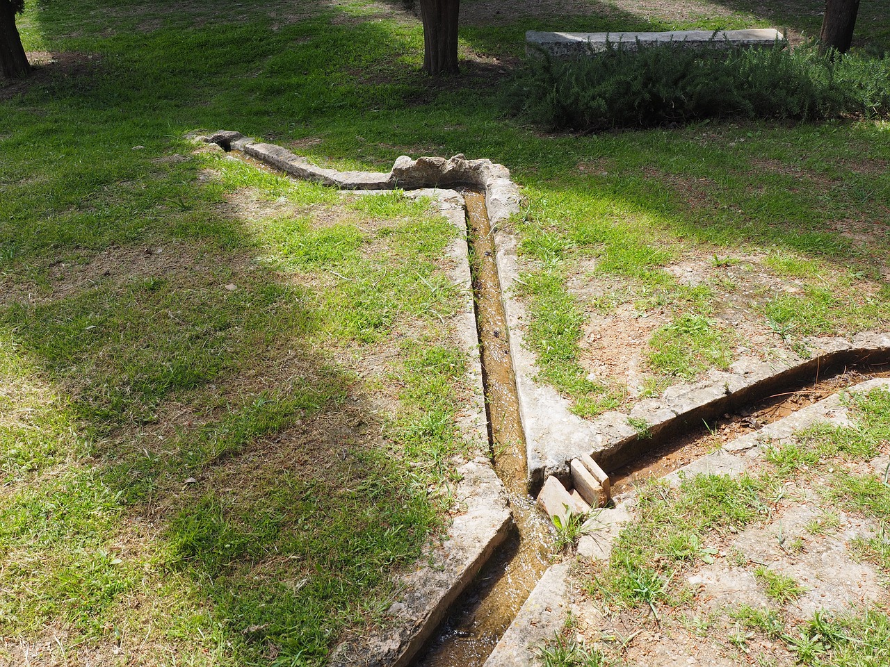 découvrez les systèmes de distribution d'eau, leur fonctionnement, et leur importance pour assurer un accès fiable à l'eau potable. explorez les technologies et les infrastructures qui permettent une gestion optimale de cette ressource essentielle.