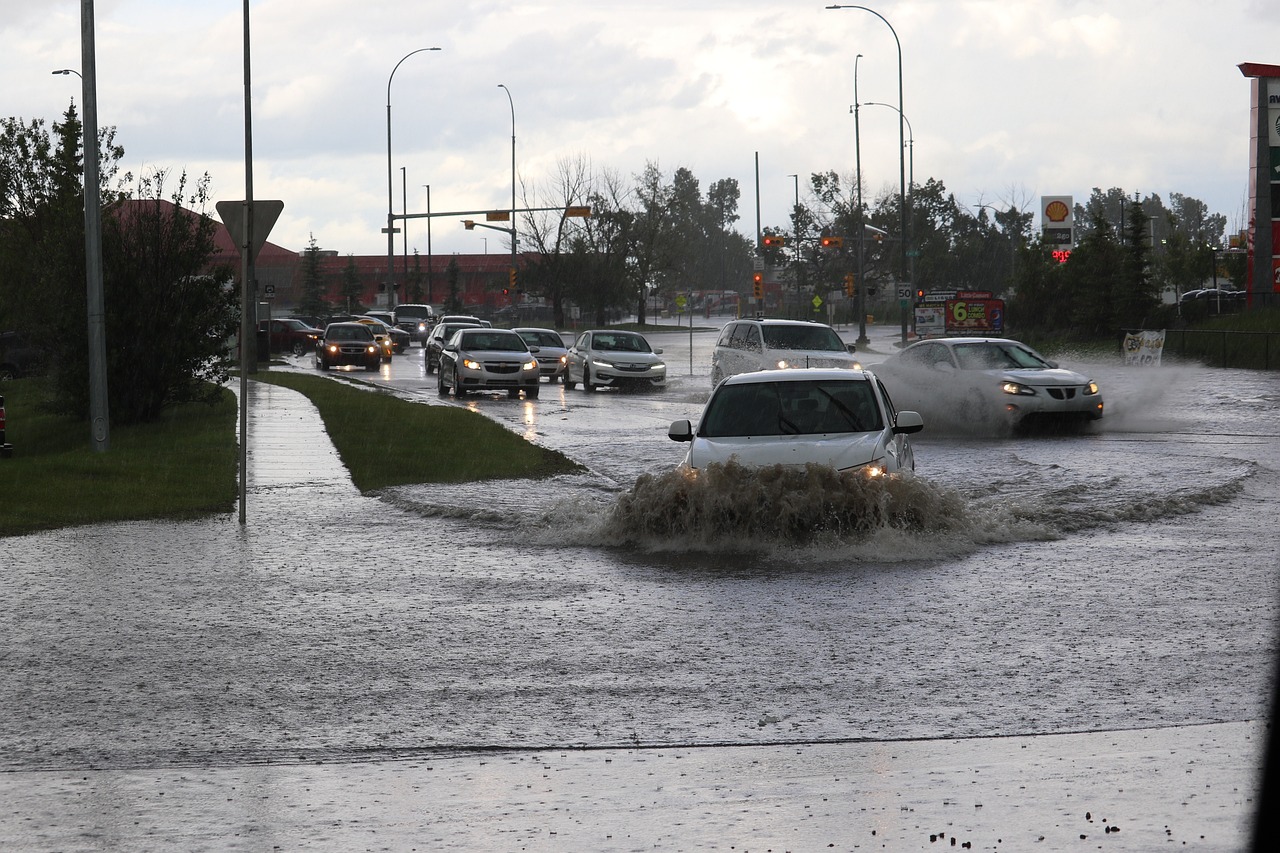 découvrez l'impact dévastateur des inondations, leurs causes, les régions touchées et les mesures de prévention à adopter pour protéger les communautés et l'environnement.