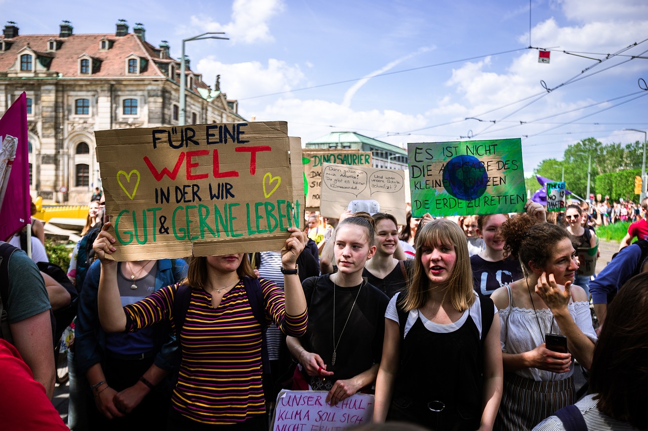 découvrez les enjeux et les actions essentielles pour la protection du climat. rejoignez le mouvement vers un avenir durable en apprenant comment réduire votre empreinte carbone et promouvoir des initiatives environnementales.