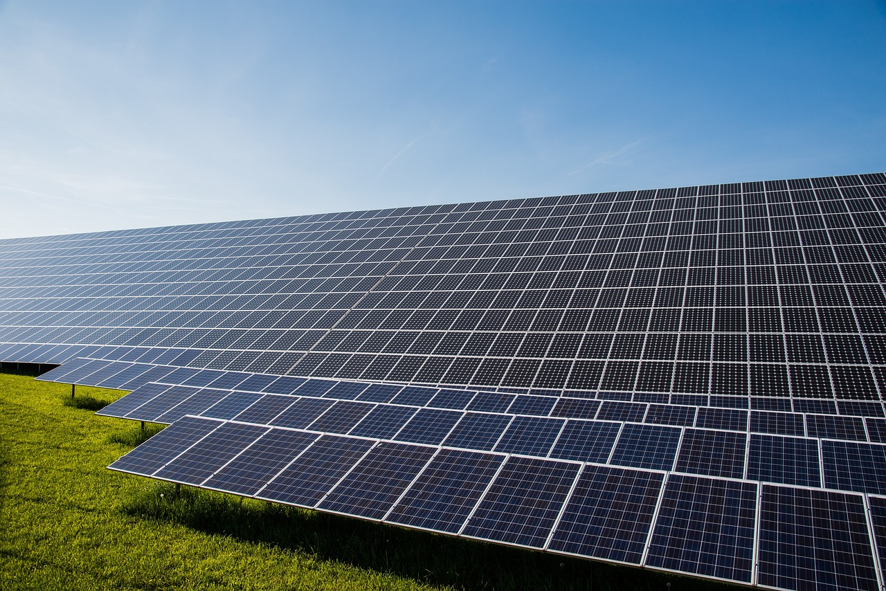 découvrez comment la transition énergétique transforme notre société vers des sources d'énergie durables. explorez les enjeux, les innovations et les solutions pour un avenir écologique.