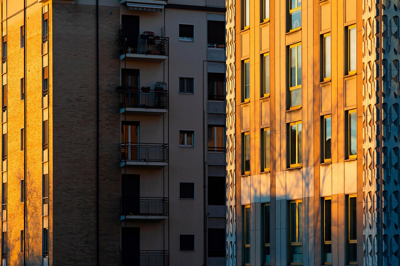 découvrez les principes de la construction durable, une approche éco-responsable qui minimise l'impact environnemental tout en optimisant le confort et la durabilité des bâtiments.