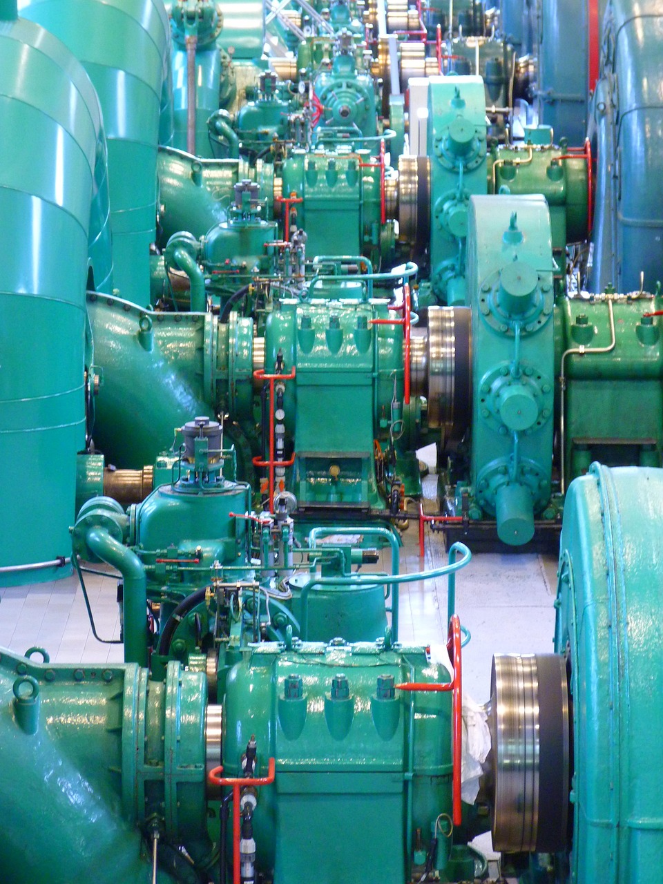 découvrez l'hydroélectricité, une source d'énergie renouvelable et durable qui utilise la puissance de l'eau pour produire de l'électricité. apprenez-en plus sur ses avantages, son fonctionnement et son rôle essentiel dans la transition énergétique.