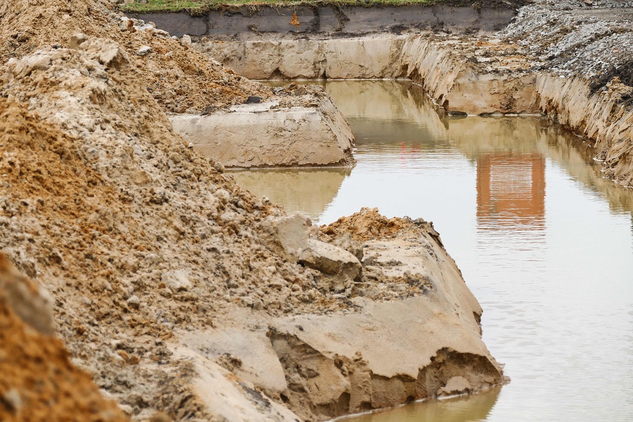 découvrez le processus de recharge des eaux souterraines, essentiel pour la durabilité des écosystèmes et la gestion des ressources en eau. apprenez comment cette recharge naturelle contribue à l'approvisionnement en eau potable et à la préservation de l'environnement.