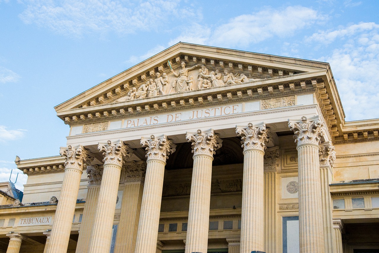 découvrez ce qu'est la justice climatique, pourquoi elle est essentielle pour lutter contre le changement climatique, et comment elle vise à protéger les communautés les plus vulnérables face aux impacts environnementaux.