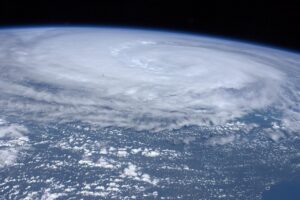 découvrez tout ce qu'il faut savoir sur les hurricanes : leur formation, leurs effets, et les mesures à prendre pour s'en protéger. informez-vous sur ces phénomènes météorologiques extrêmes !
