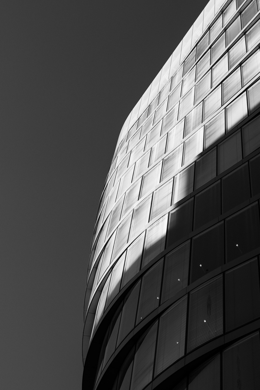 découvrez l'architecture bioclimatique : une approche innovante qui maximise le confort tout en réduisant l'impact environnemental grâce à l'utilisation intelligente des ressources naturelles et des énergies renouvelables.