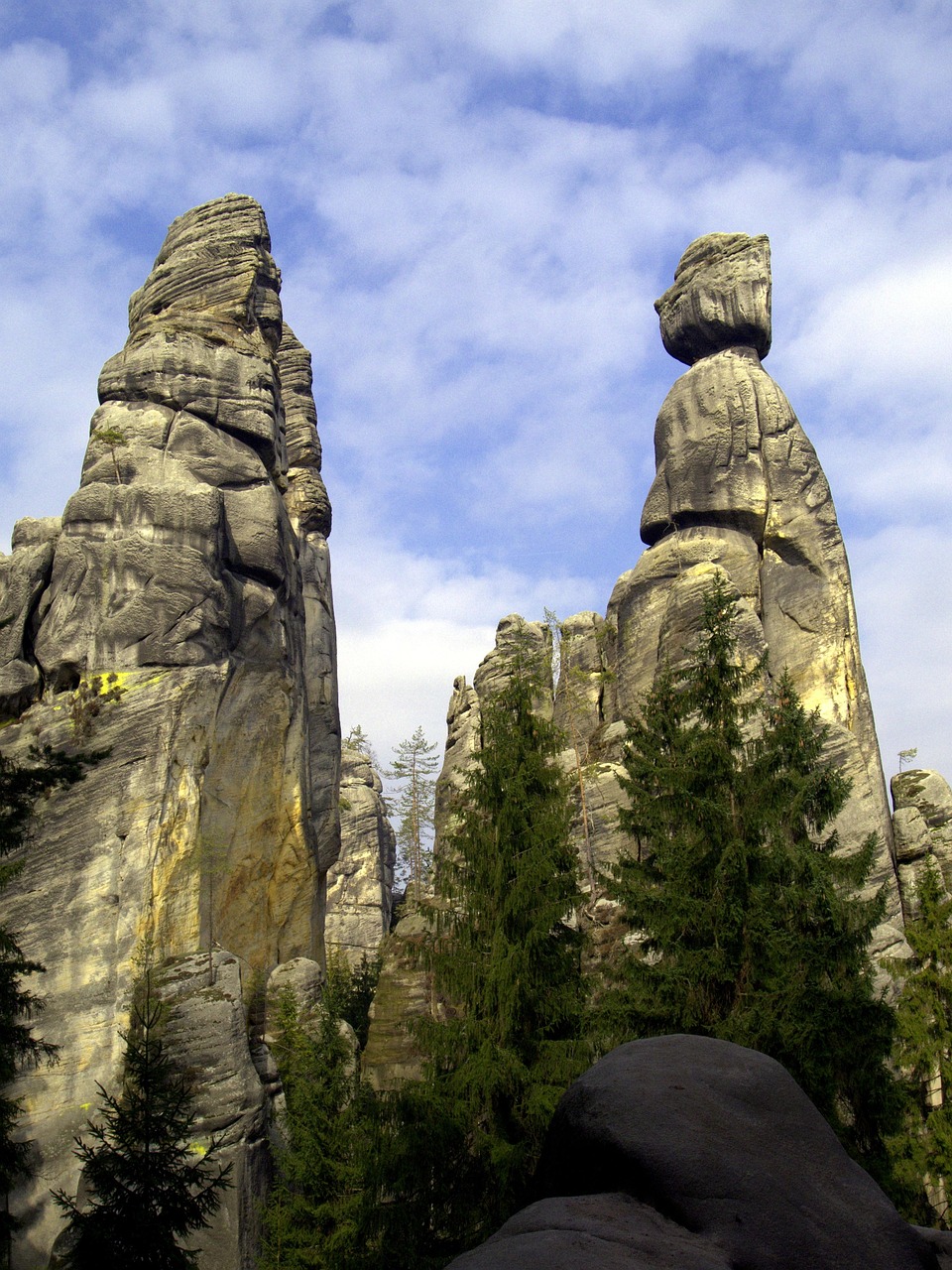 d&eacute;couvrez tout sur le maire, son r&ocirc;le, ses responsabilit&eacute;s et son impact dans la gestion de la commune.