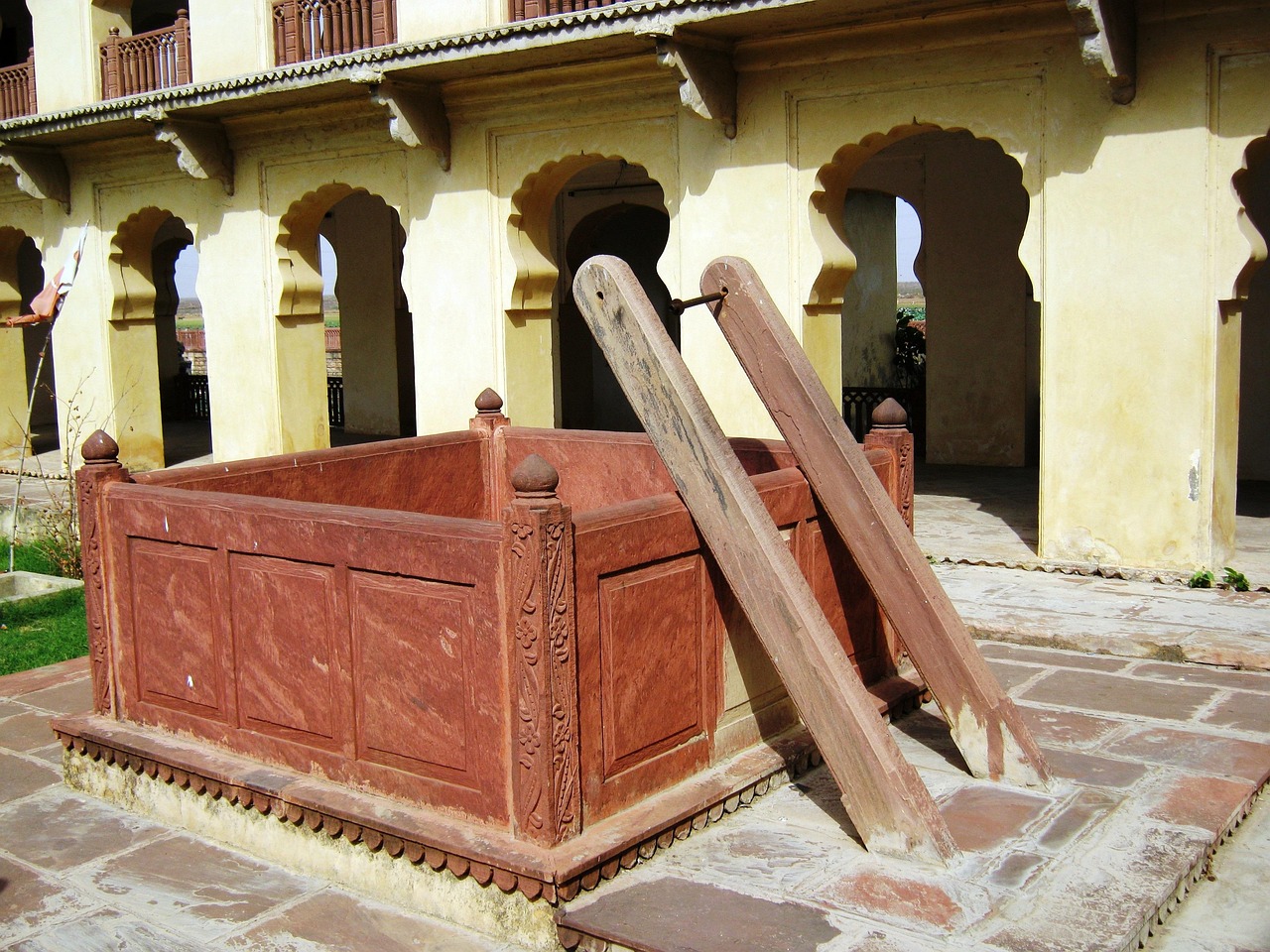 d&eacute;couvrez l'importance des r&eacute;serves d'eau, leur gestion durable et leur r&ocirc;le essentiel dans la pr&eacute;servation des ressources naturelles pour les g&eacute;n&eacute;rations futures.