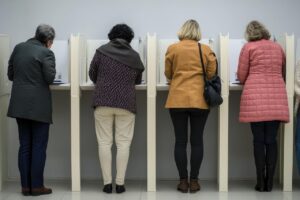 d&eacute;couvrez tout ce qu'il faut savoir sur les &eacute;lections consulaires : leur d&eacute;roulement, leur importance et les enjeux pour les repr&eacute;sentants des fran&ccedil;ais de l'&eacute;tranger.