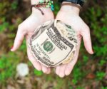 d&eacute;couvrez le monde de la philanthropie : engagement, solidarit&eacute; et actions pour un impact positif durable dans la soci&eacute;t&eacute;.