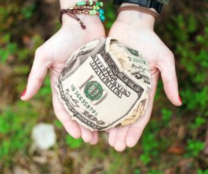 d&eacute;couvrez le monde de la philanthropie : engagement, solidarit&eacute; et actions pour un impact positif durable dans la soci&eacute;t&eacute;.