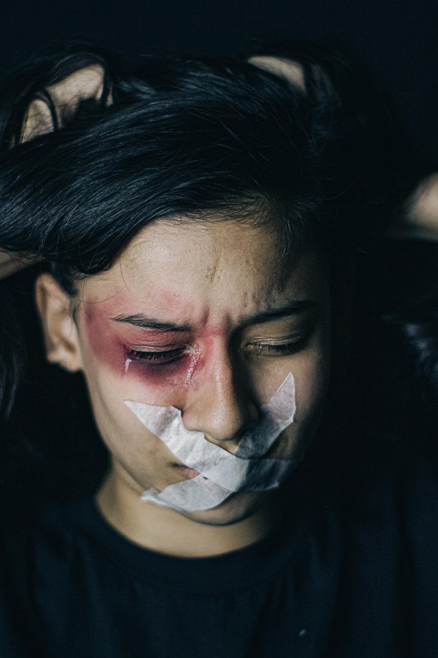 d&eacute;couvrez les enjeux et les causes de la violence dans le sport, ainsi que les solutions pour promouvoir un esprit sportif et un respect mutuel entre les athl&egrave;tes.