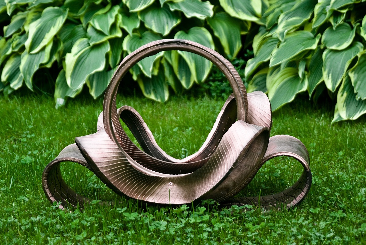 d&eacute;couvrez l'upcycling, une d&eacute;marche &eacute;co-responsable qui transforme les objets usag&eacute;s en cr&eacute;ations uniques et durables, pour un mode de vie plus respectueux de l'environnement.