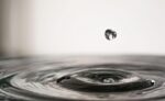 d&eacute;couvrez tout sur l'eau : ses propri&eacute;t&eacute;s, son importance vitale, ses diff&eacute;rents &eacute;tats et son r&ocirc;le essentiel dans la nature et notre quotidien.